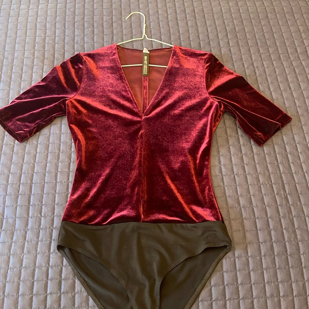 Design lab red velvet V neck body suit. Size Small